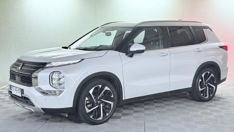 MITSUBISHI OUTLANDER GLS 4X4 2.5 AT
