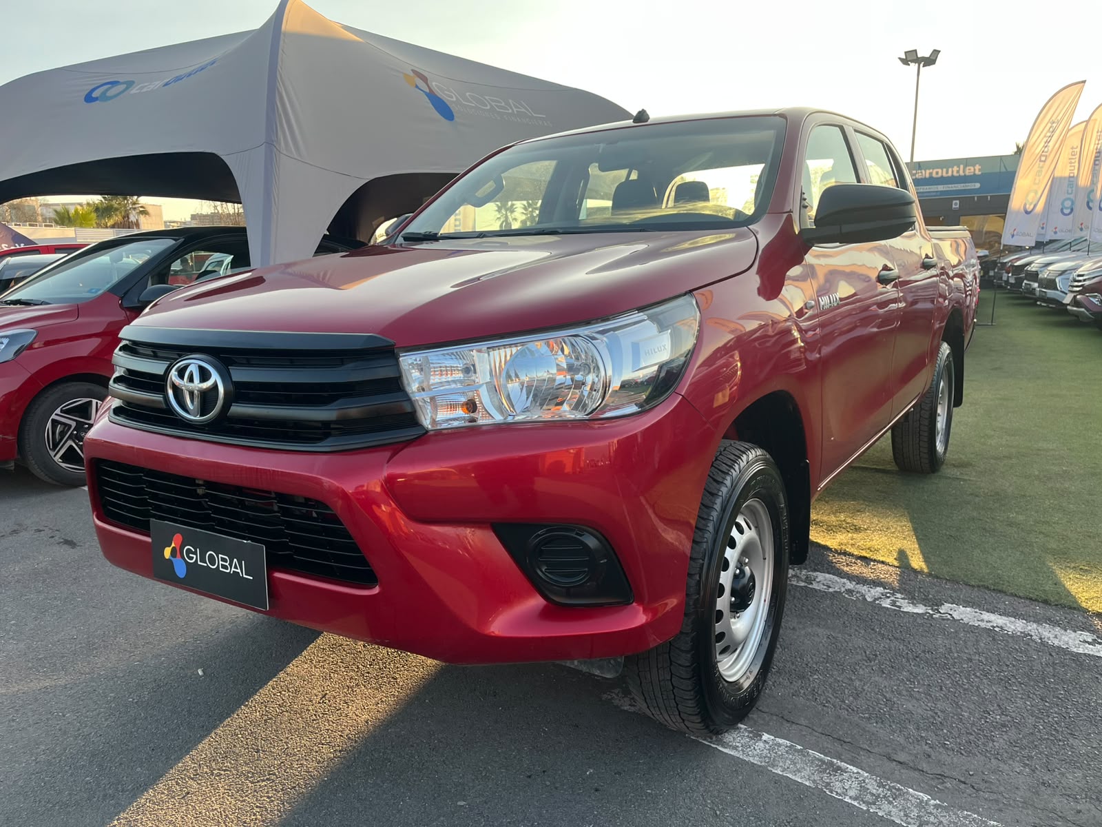 Toyota Hilux DCAB MT 4X4 2.4 2024, foto 1 de 18