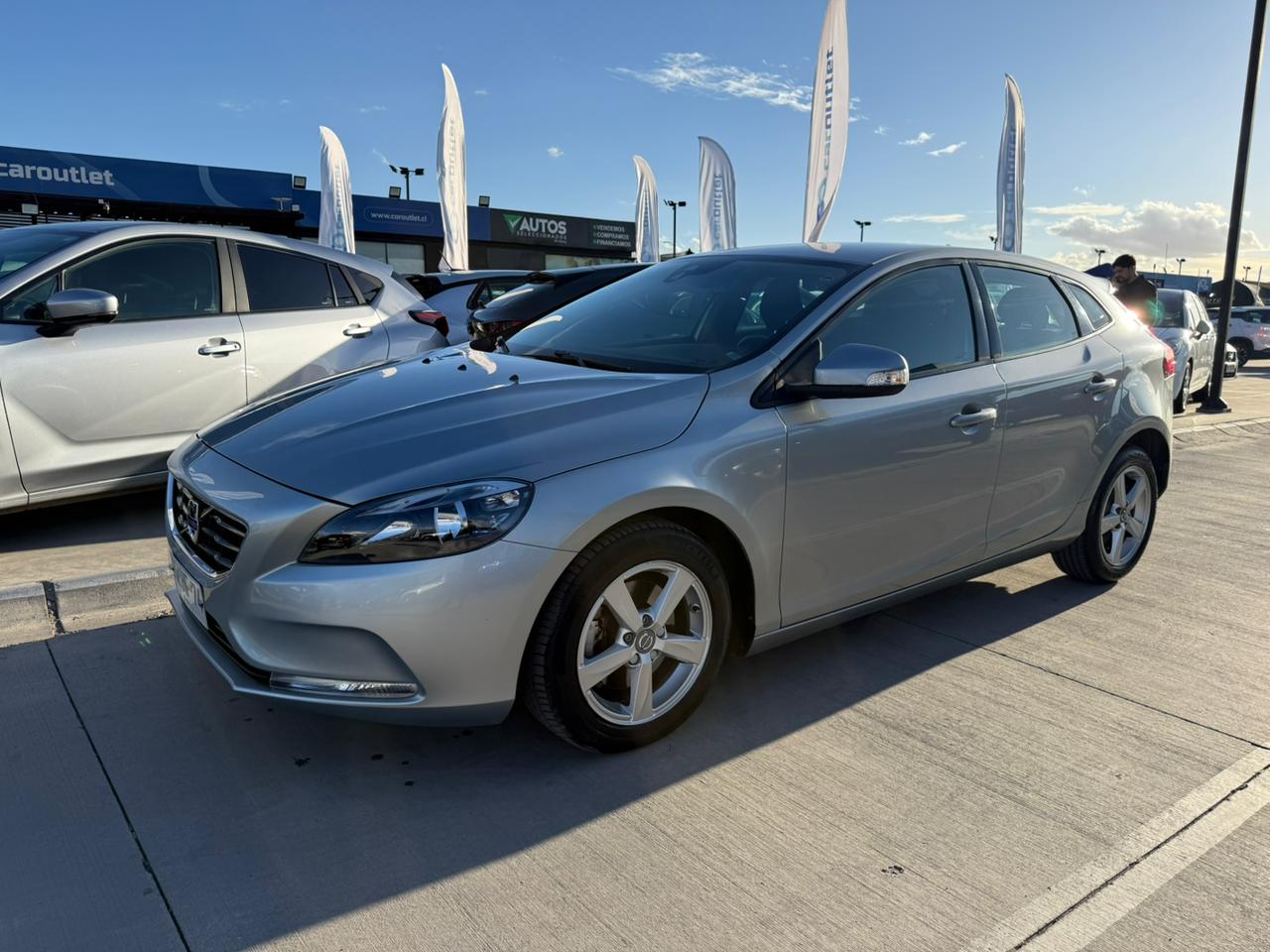 Volvo V40 T4 COMFORT 2016, foto 1 de 18